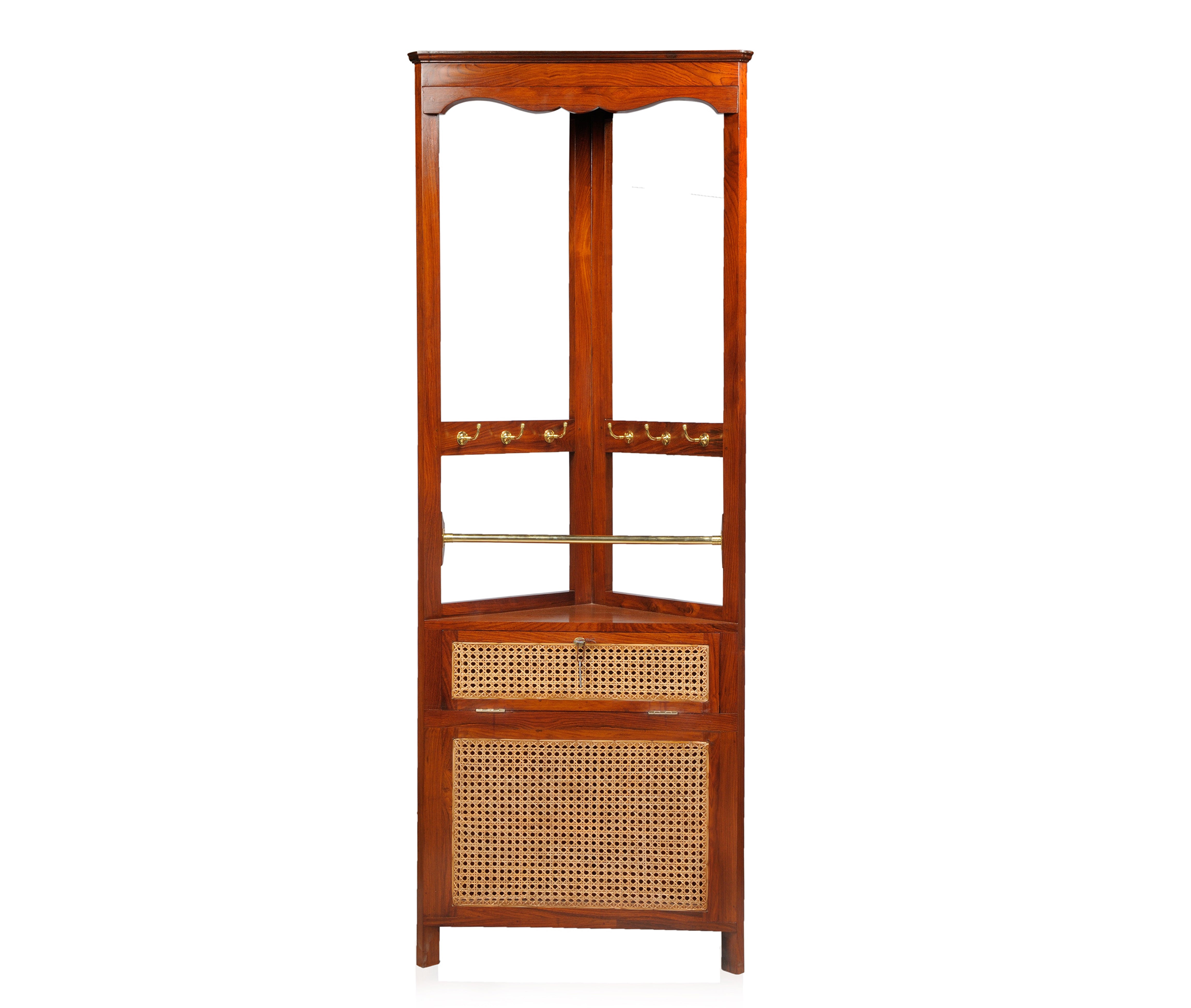 TOLLYGUNJE CLOAKROOM CORNER