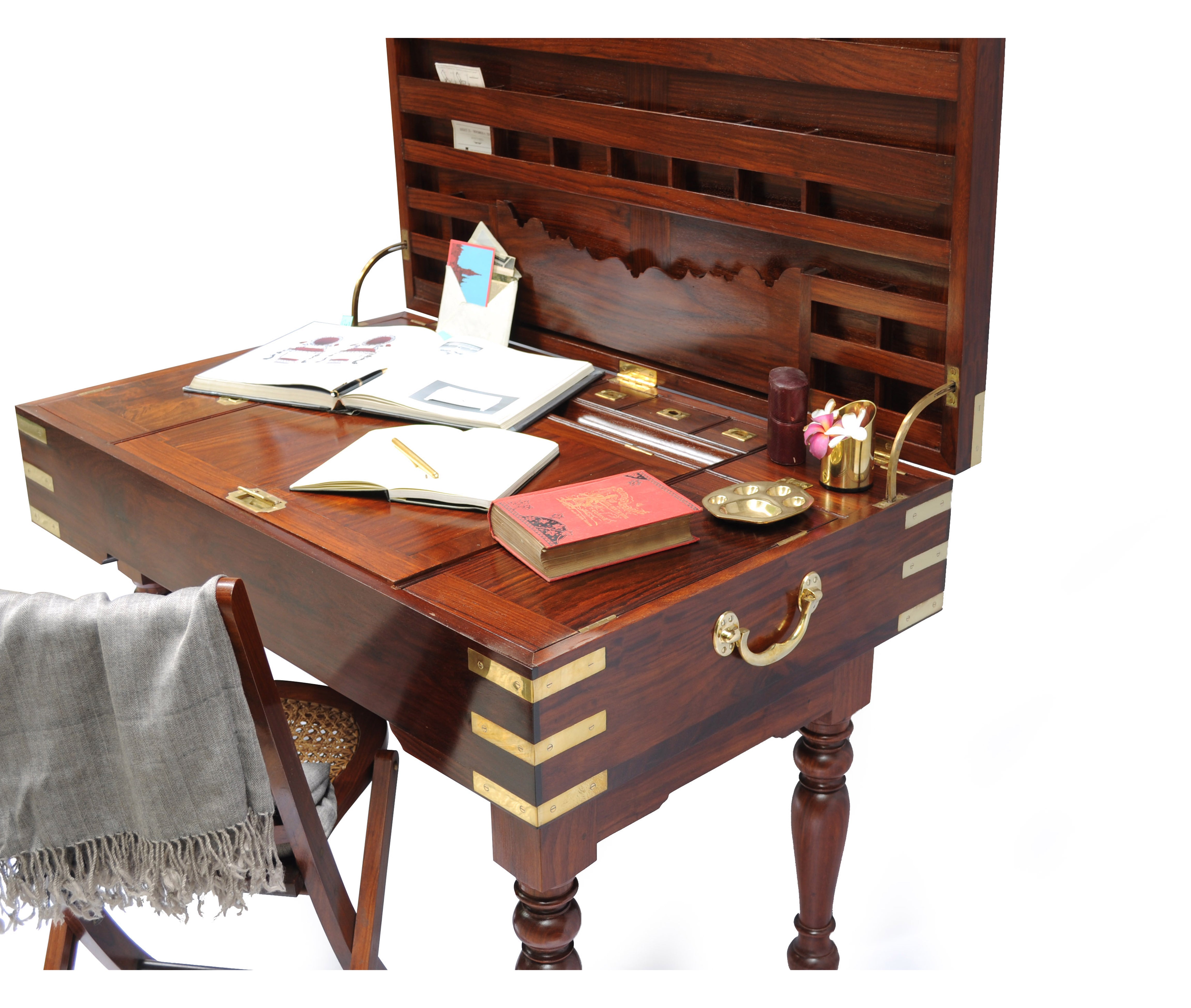 WELLESLEY SECRETAIRE