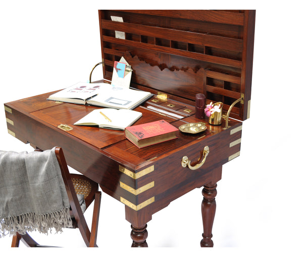 WELLESLEY SECRETAIRE