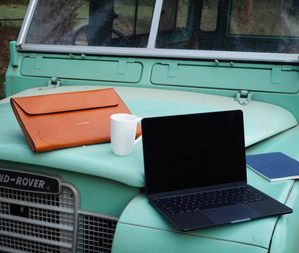 EXPEDITION LEATHER SLEEVE