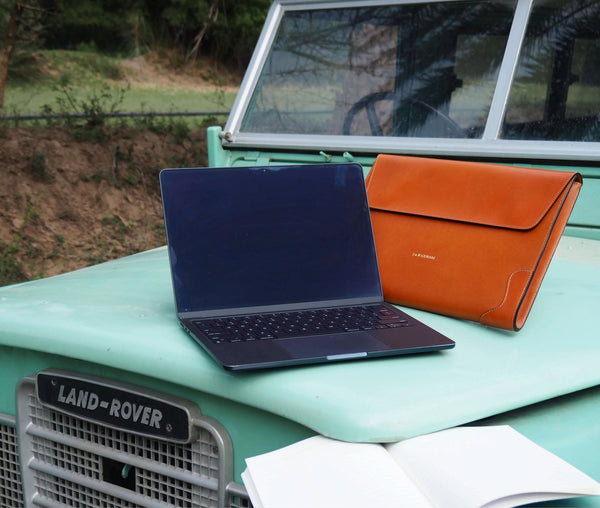 EXPEDITION LEATHER SLEEVE